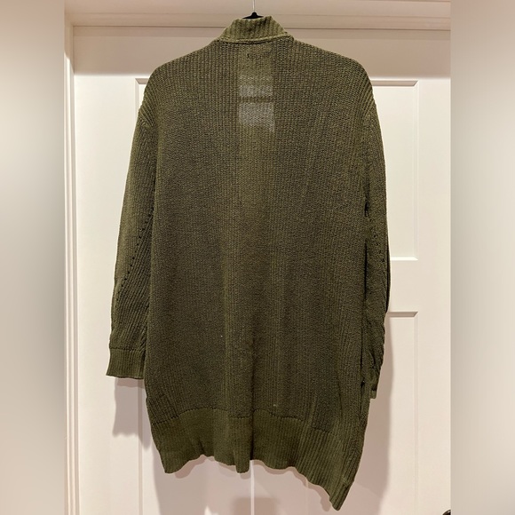 ☀️2/$22☀️ AE Green Long Cardigan - Picture 3 of 3